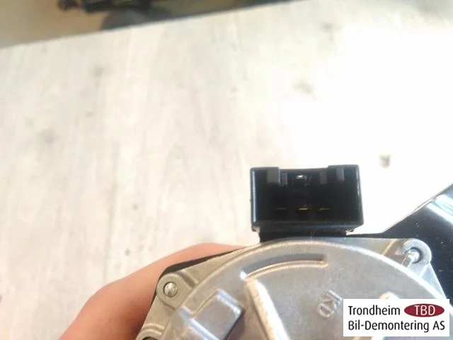 BMW I3 I01 2013-22 Tailgate wiper motor view 4