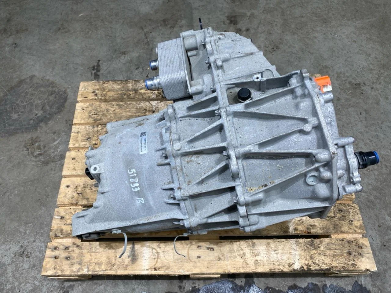 Tesla MODEL 3 2024- Motor electric spate vedere 4