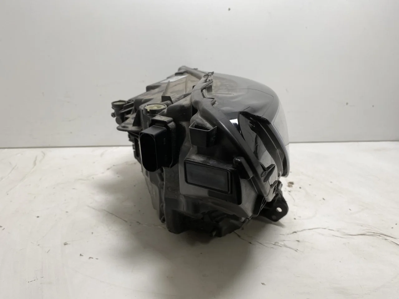 Volvo XC40/RECHARGE 2018- Fényszóró, jobb nézet 2