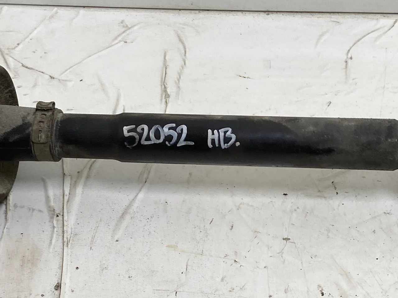 Volvo XC40/RECHARGE 2018- Rear right driveshaft view 2