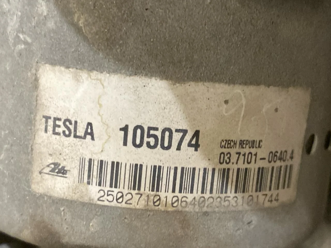 Tesla MODEL S 2013- Vákuumszivattyú nézet 3