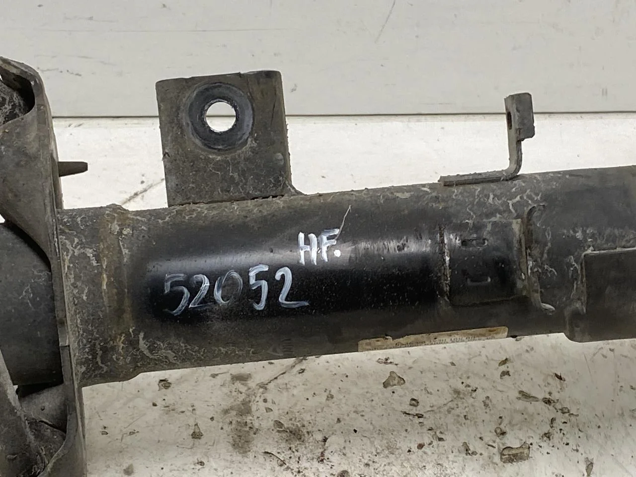 Volvo XC40/RECHARGE 2018- Strut assembly, front right view 2