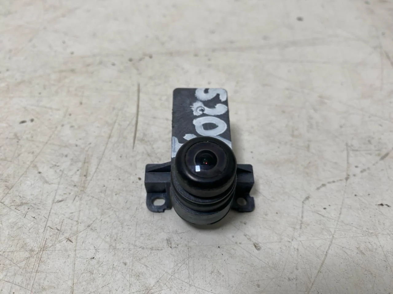 Tesla MODEL Y 2021- Exterior camera
