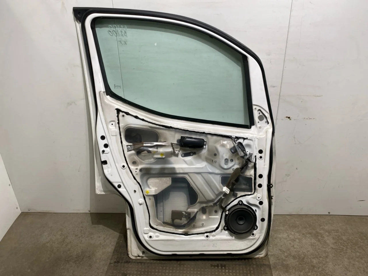 Nissan E-NV200 / EVALIA Ajtó, 4 ajtós, első, bal nézet 2