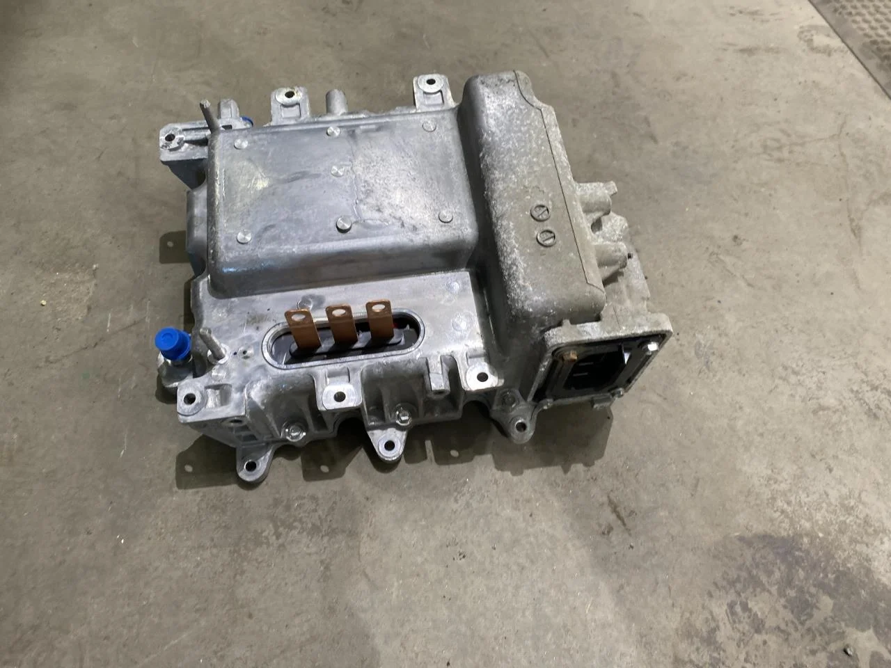Nissan E-NV200 / EVALIA Invertor, 12-220V