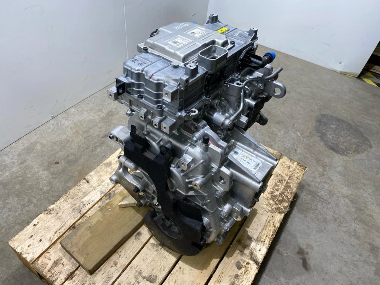 Hyundai IONIQ 5 NE 2022- Front electric motor view 3