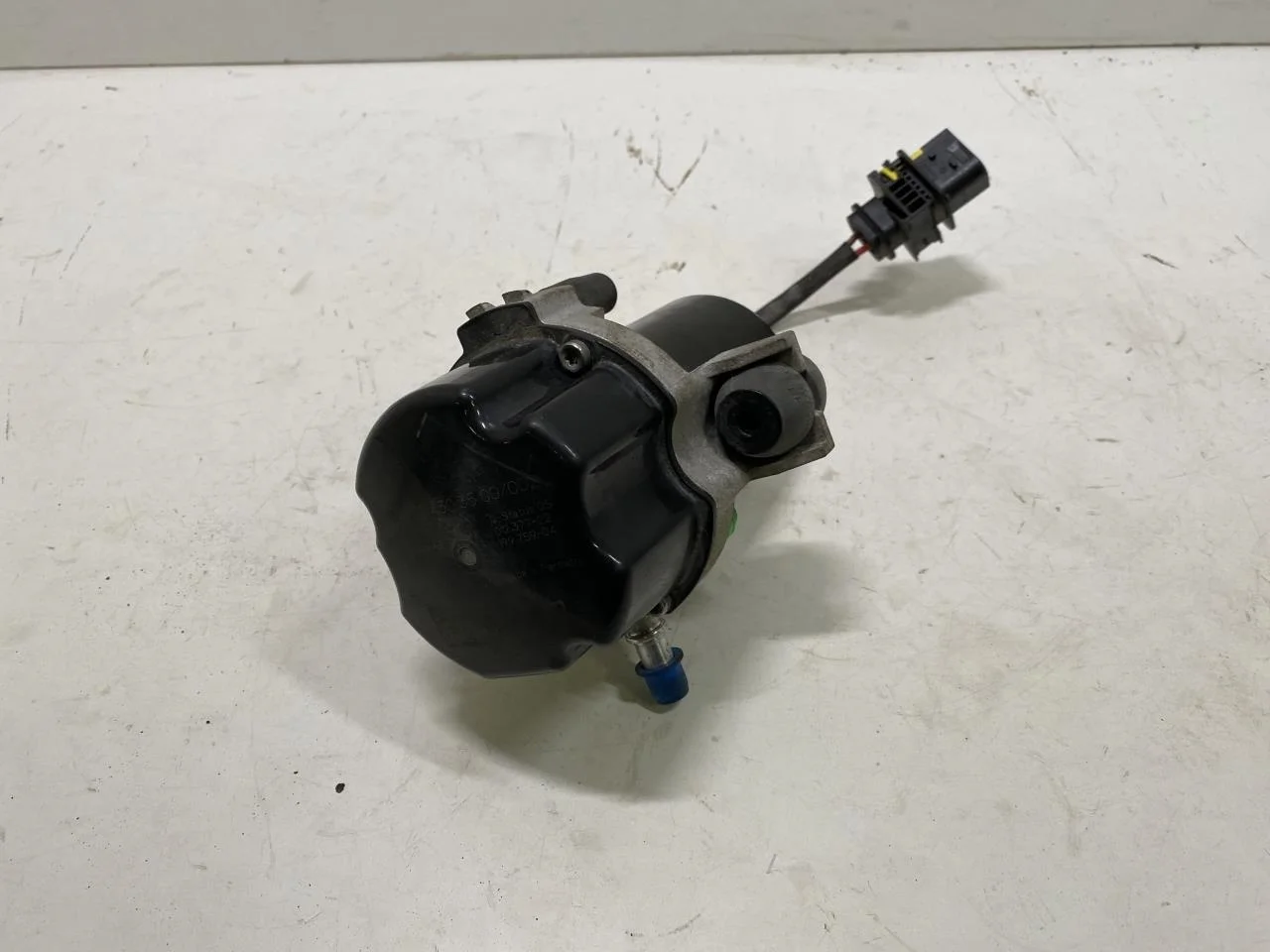 Mercedes V W447//W640/W448 2014- Vacuum pump view 2