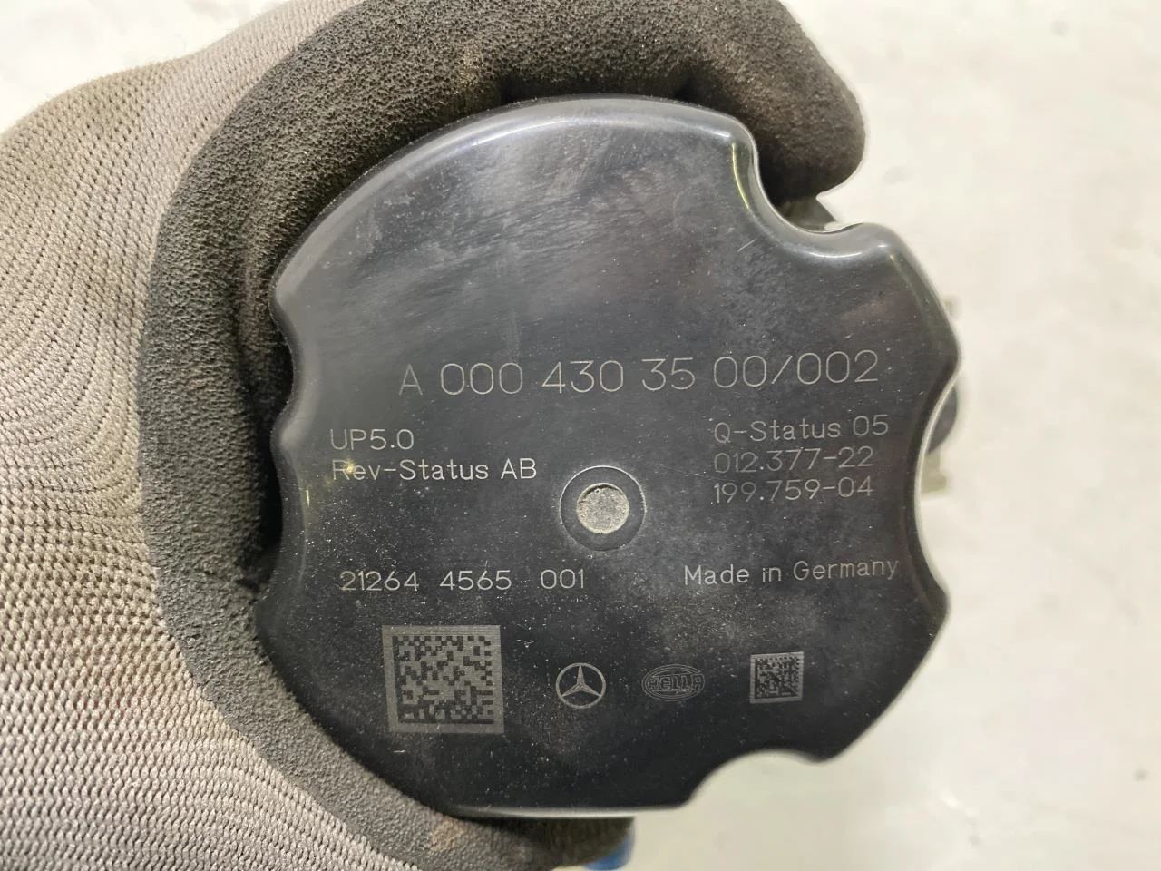 Mercedes V W447//W640/W448 2014- Vacuum pump view 3