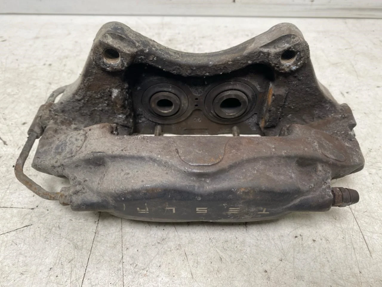 Tesla MODEL S 2013- Rear left brake caliper view 2