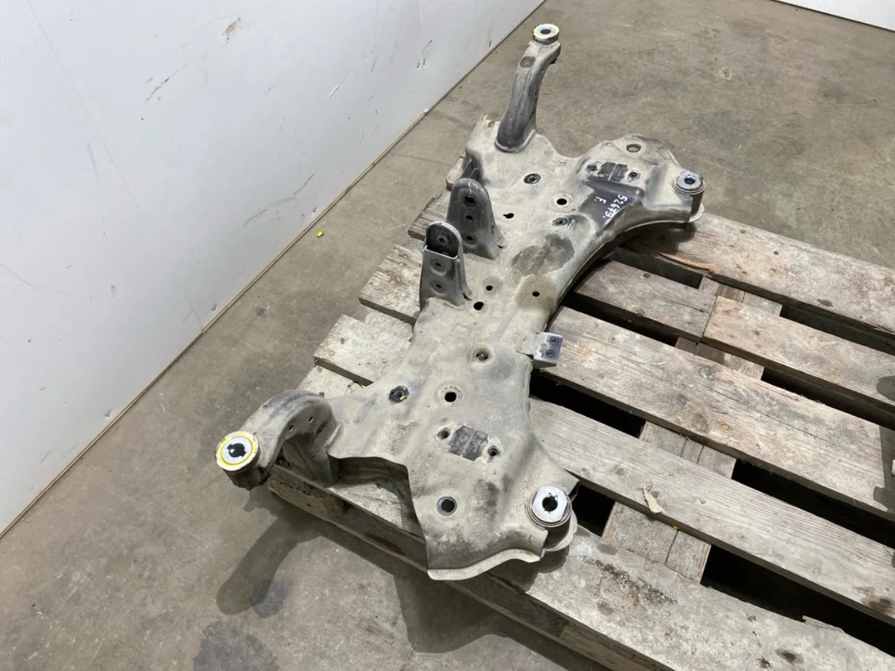 Hyundai KONA / ELECTRIC 2018-23 Front subframe view 3