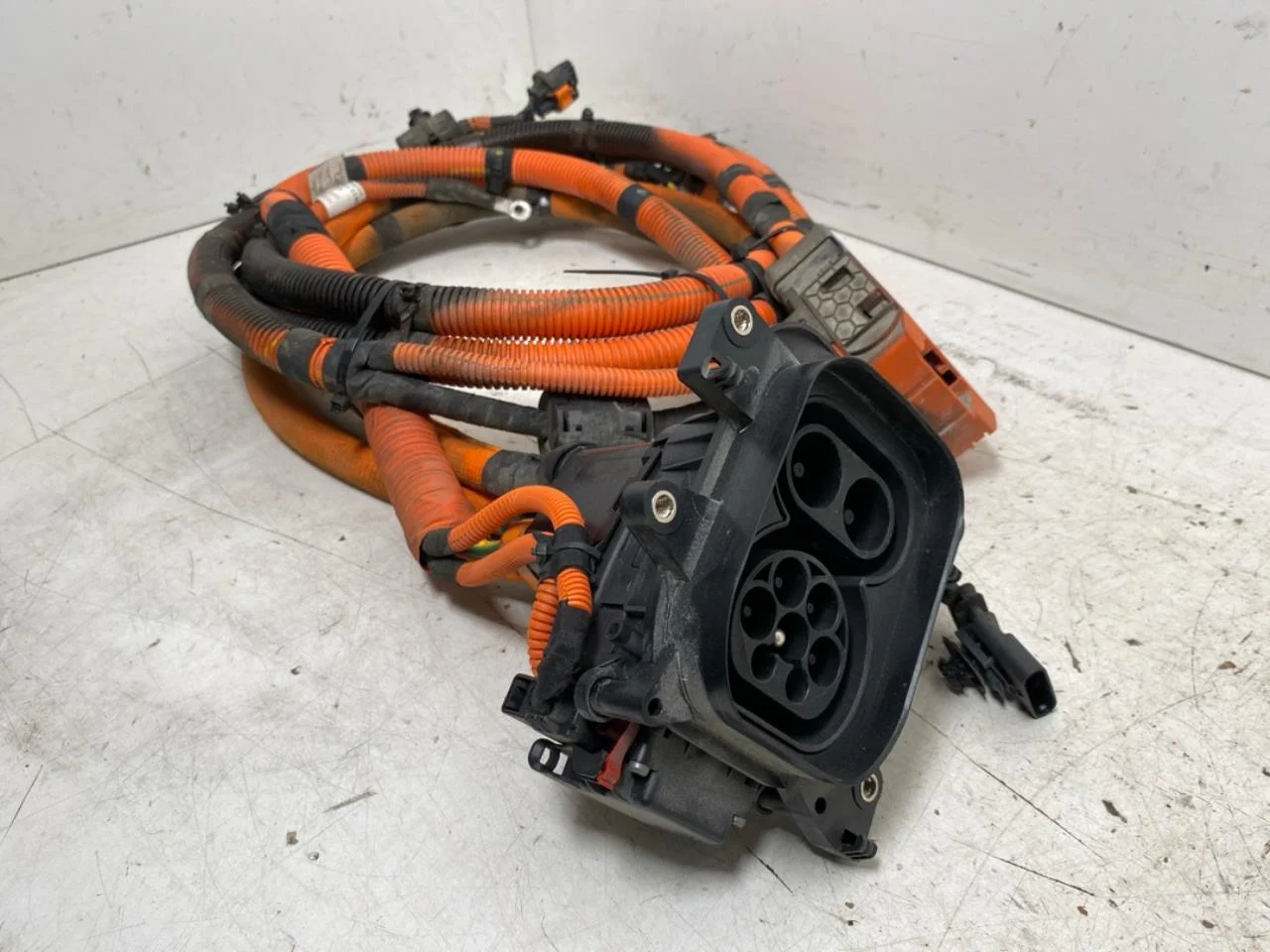 Jeep AVENGER 2023- Capac port încărcare, electric / hibrid
