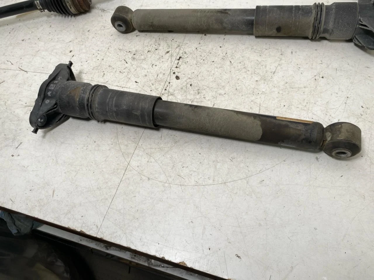 Jeep AVENGER 2023- Shock absorber, rear