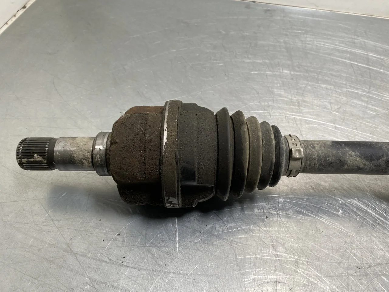 Volkswagen ID.4 2021- Rear right driveshaft view 4