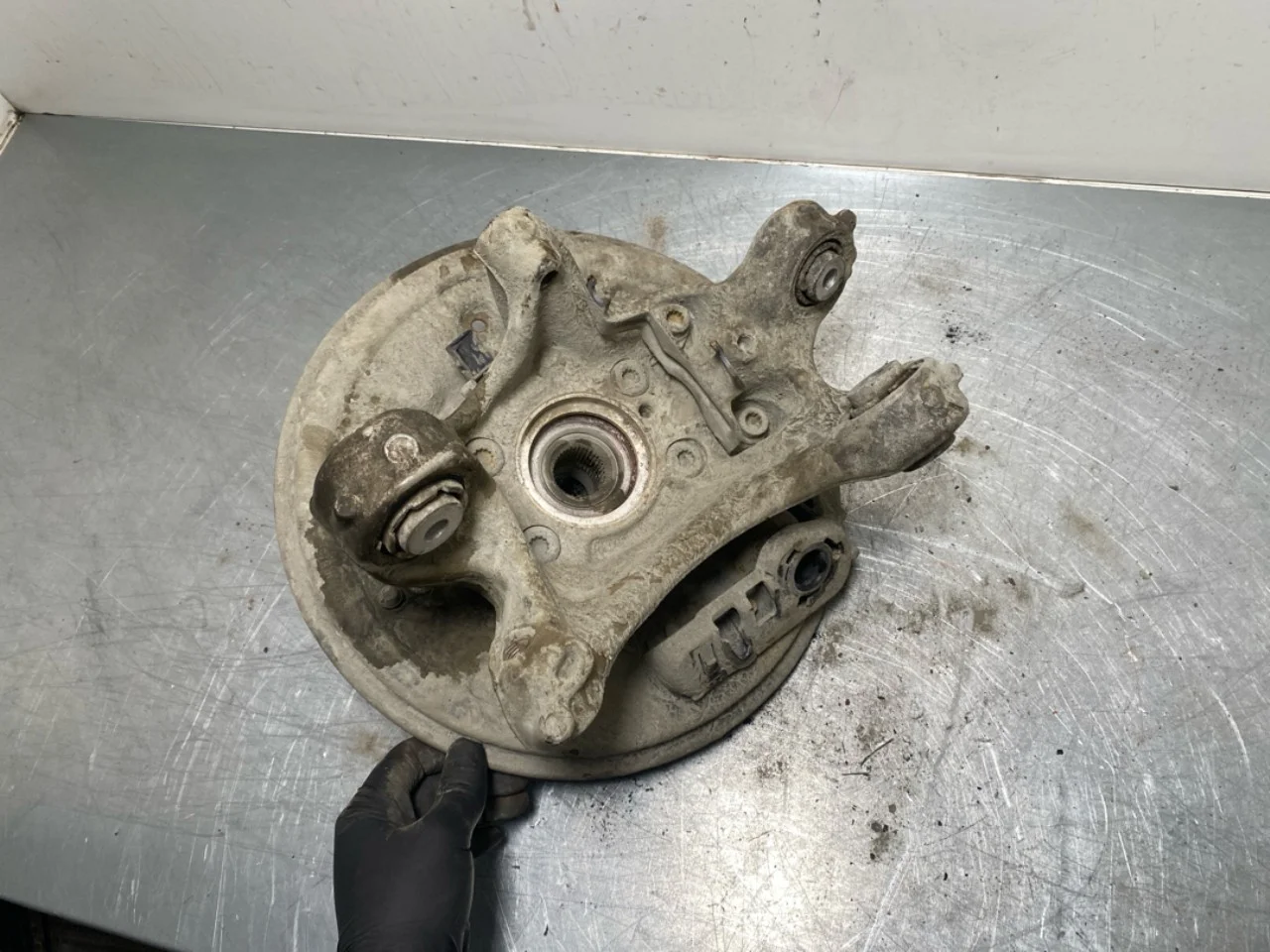 Volkswagen ID.4 2021- Csonkállvány, bal hátsó nézet 3