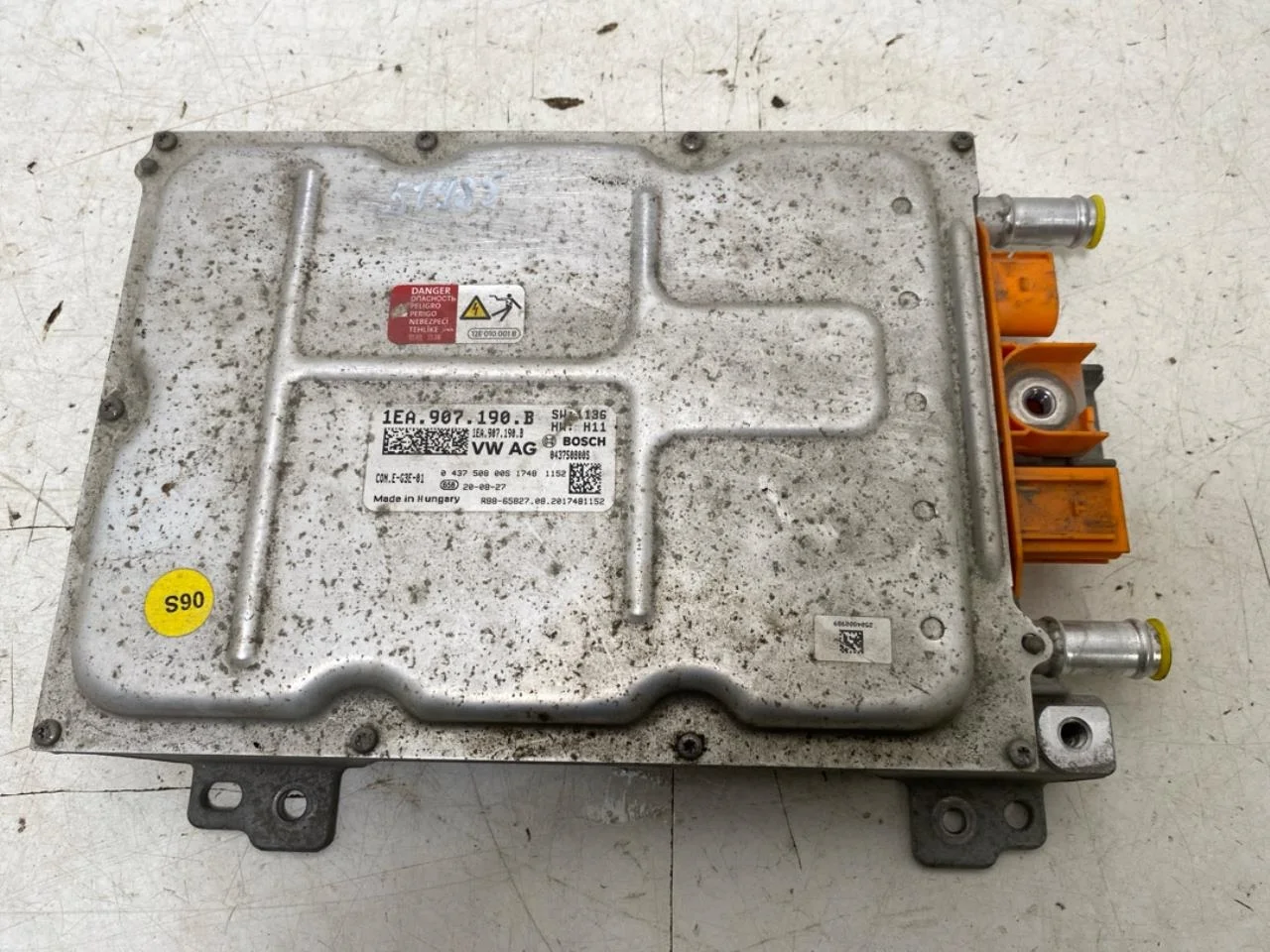 Volkswagen ID.3 2021- Feszültségátalakító, akkumulátor