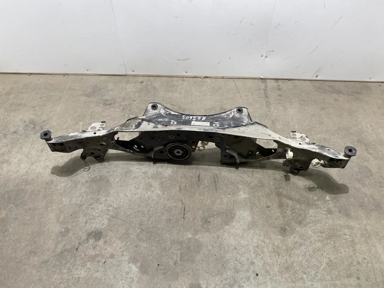 BMW X1/IX1 U11 2023- Traversă punte spate / cadru auxiliar