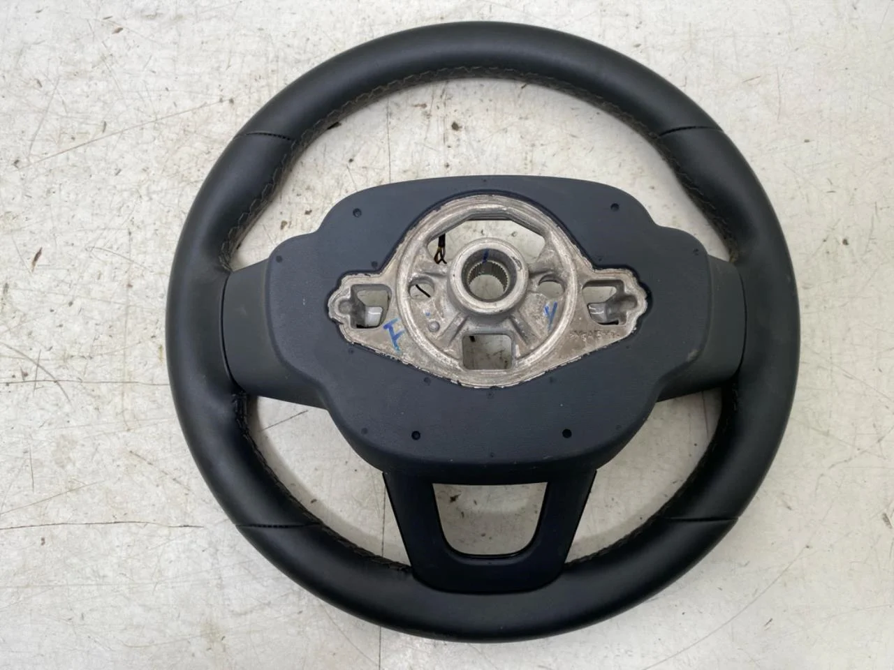 Polestar 2 2020- Steering wheel view 2