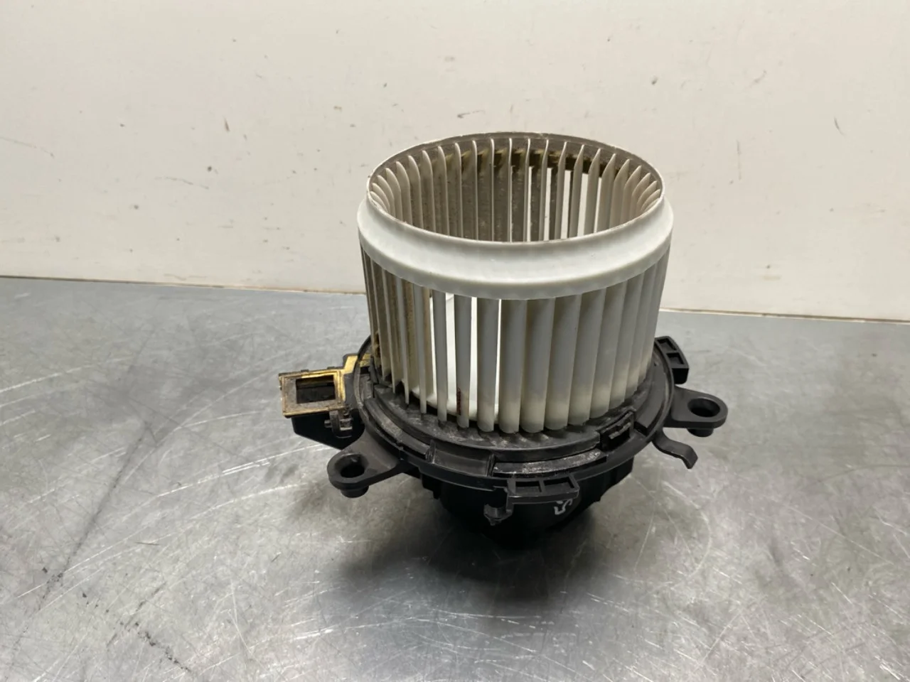 Opel / Vauxhall COMBO E 2019- Fűtésventilátor motor nézet 2