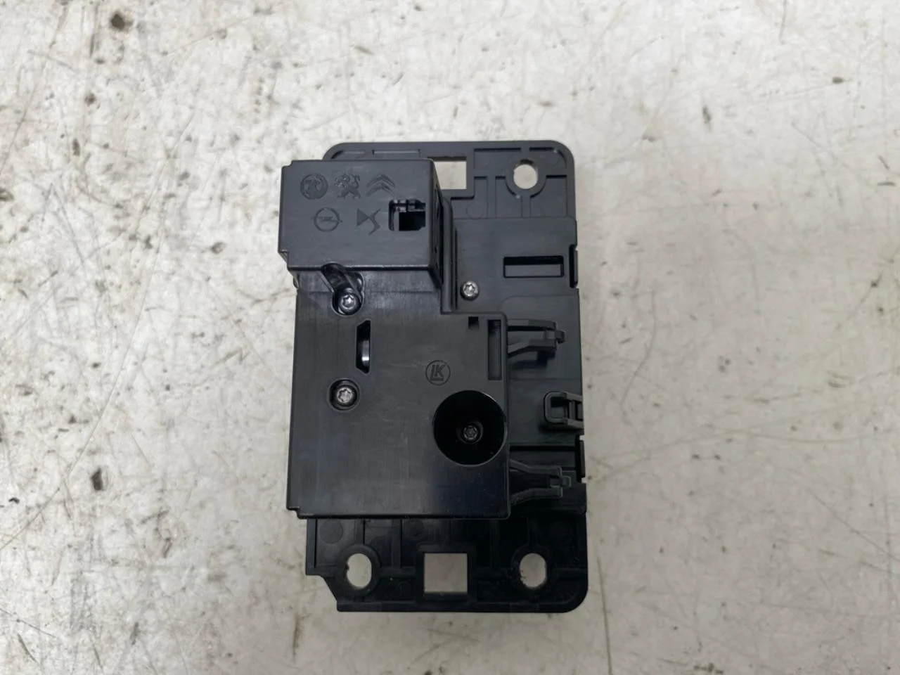 Peugeot 3008/E-3008 2024- Gear lever view 2