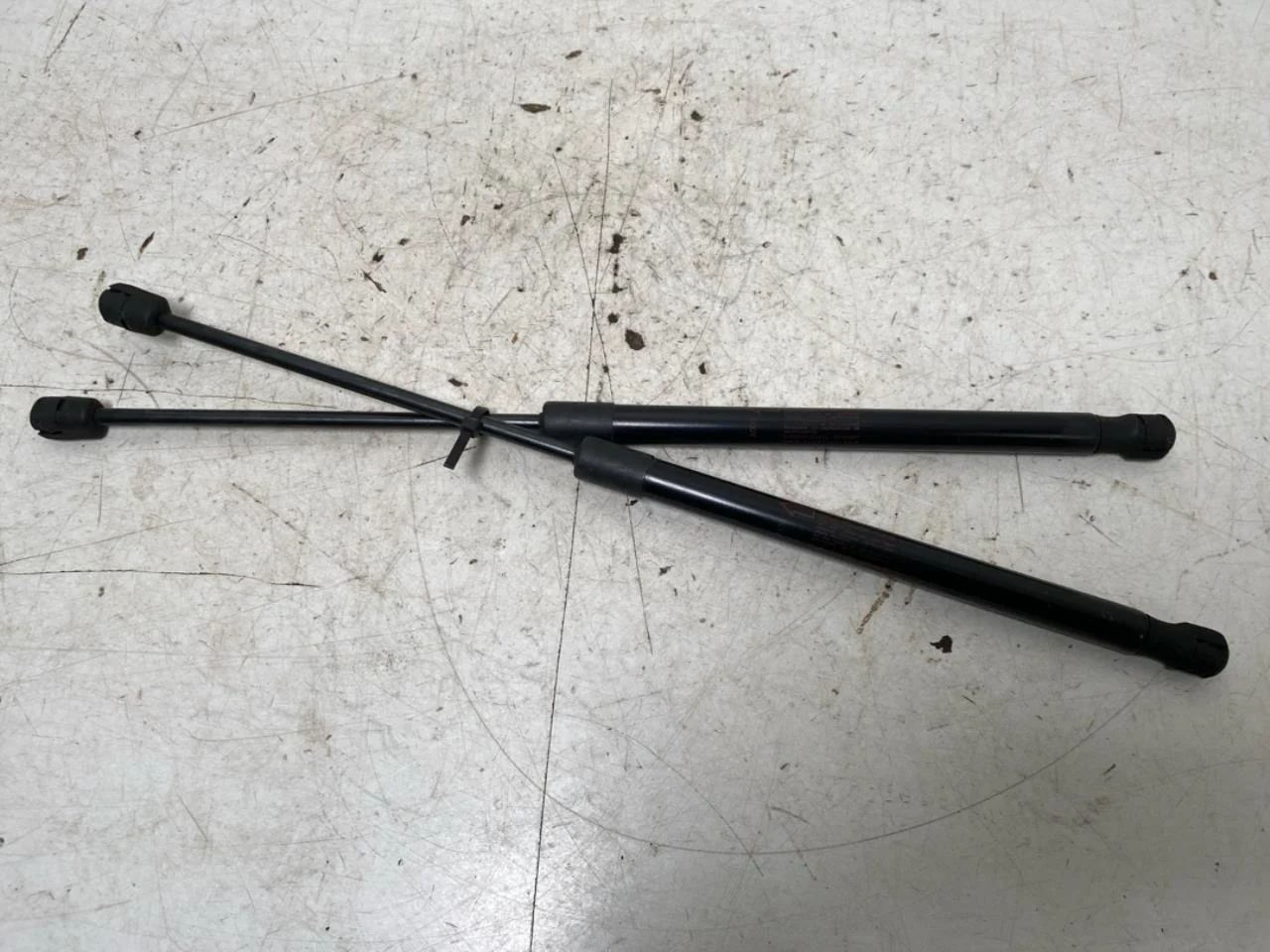 Jaguar I-PACE 2018- Hood gas strut