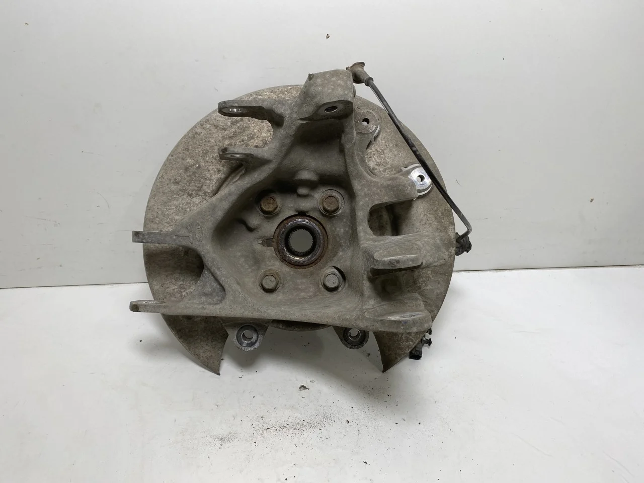 Tesla MODEL X 2016- Stub axle carrier, right rear view 2