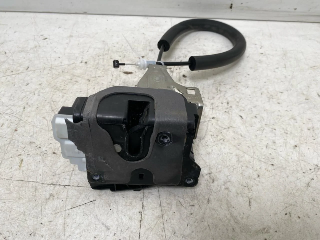 Jaguar I-PACE 2018- Door lock housing view 2