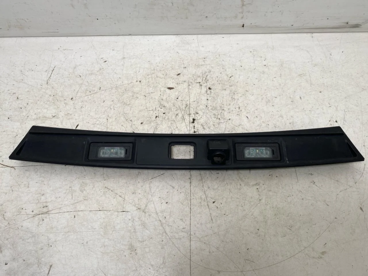 Jaguar I-PACE 2018- Tailgate exterior handle