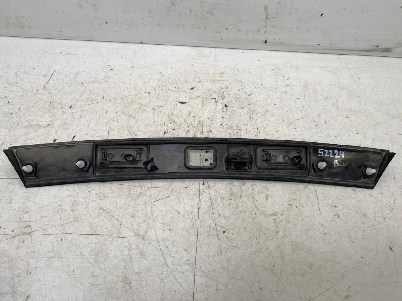 Jaguar I-PACE 2018- Tailgate exterior handle view 2