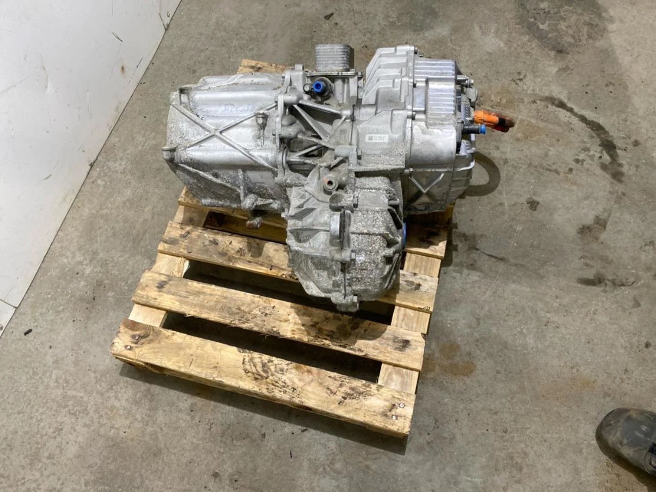 Tesla MODEL S 2013- Elektromos motor, első nézet 2