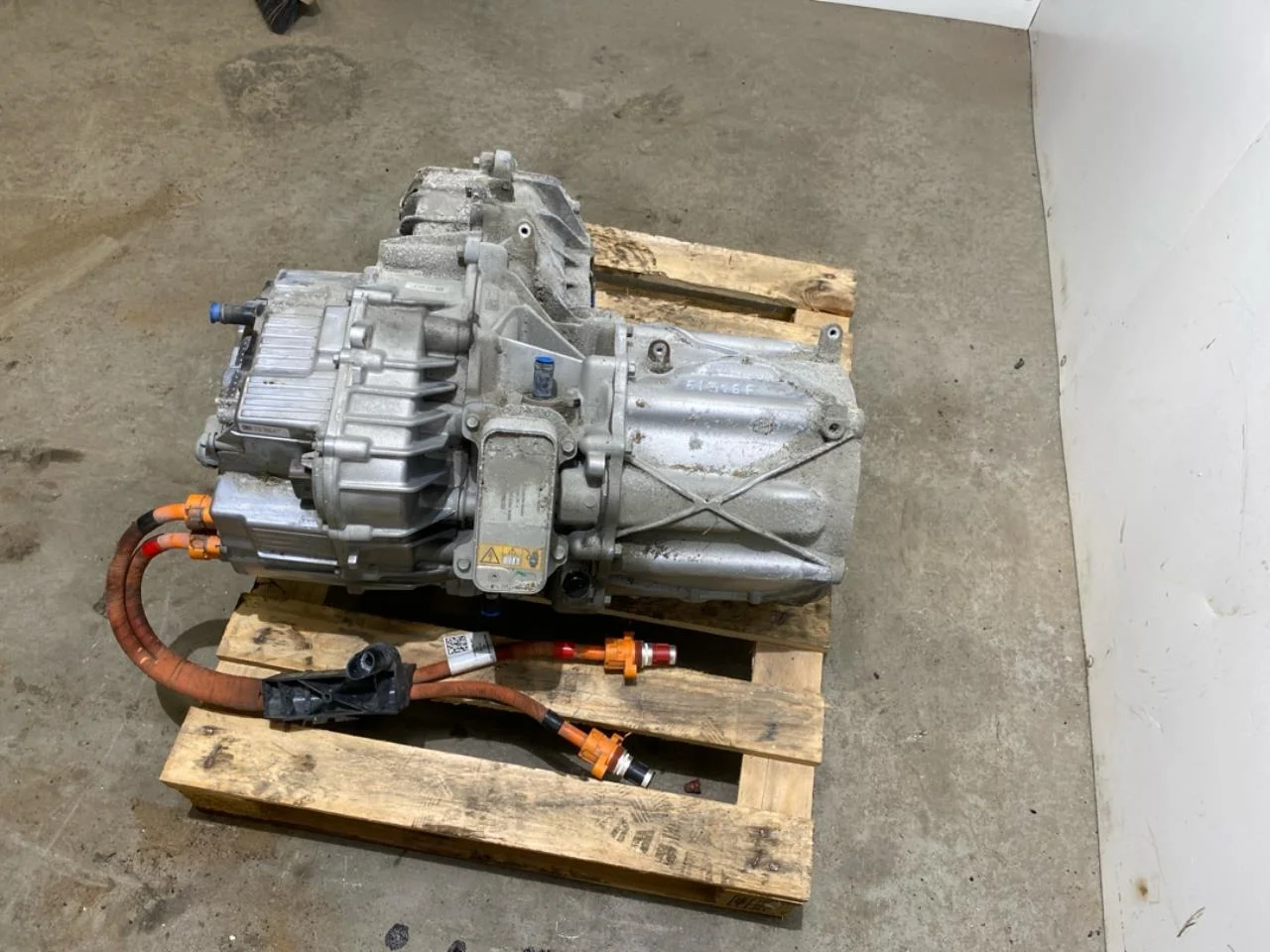 Tesla MODEL S 2013- Elektromos motor, első nézet 4