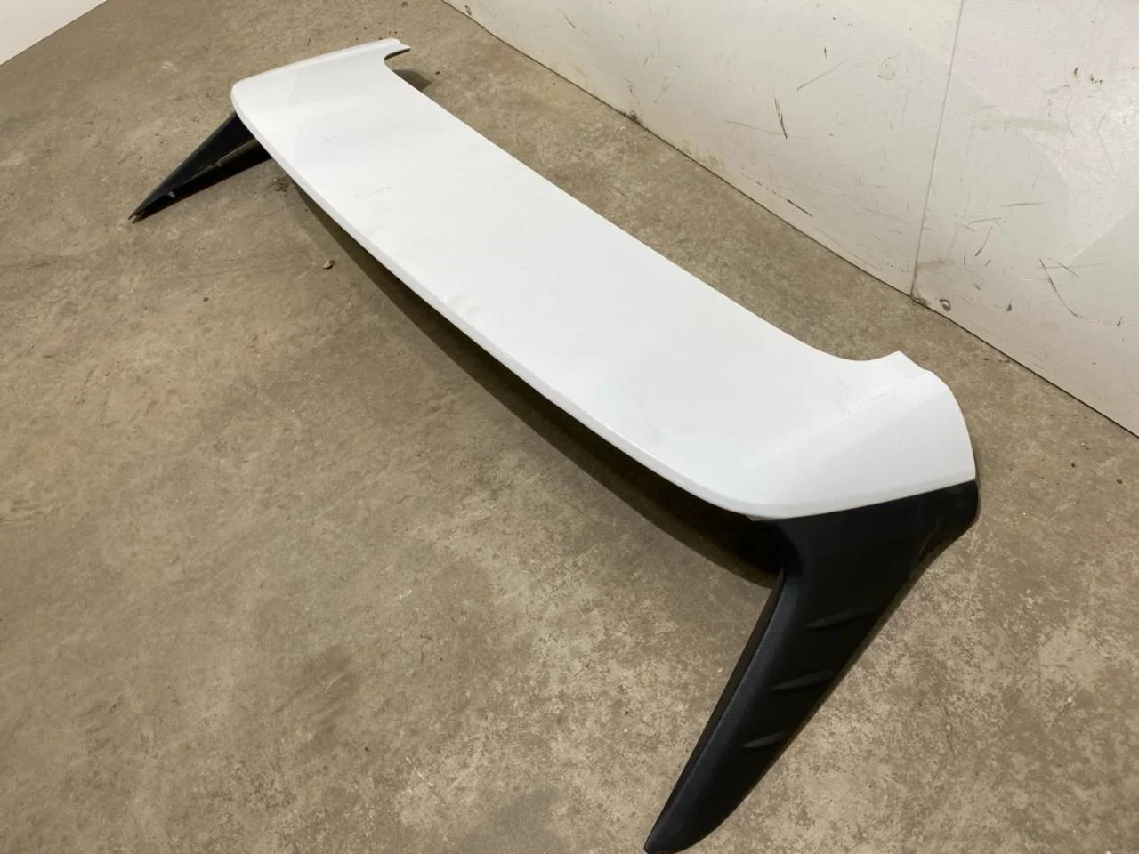 Hyundai KONA / ELECTRIC 2018-23 Spoiler, tailgate view 2