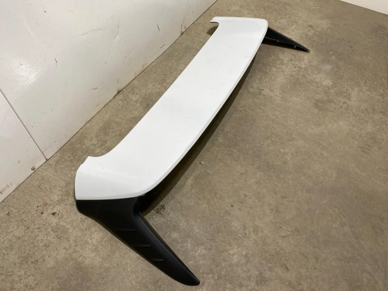 Hyundai KONA / ELECTRIC 2018-23 Spoiler, tailgate view 3