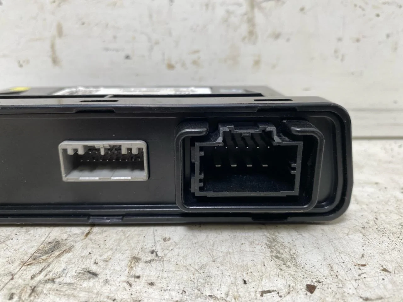 Tesla MODEL S 2013- Control unit, tailgate view 2
