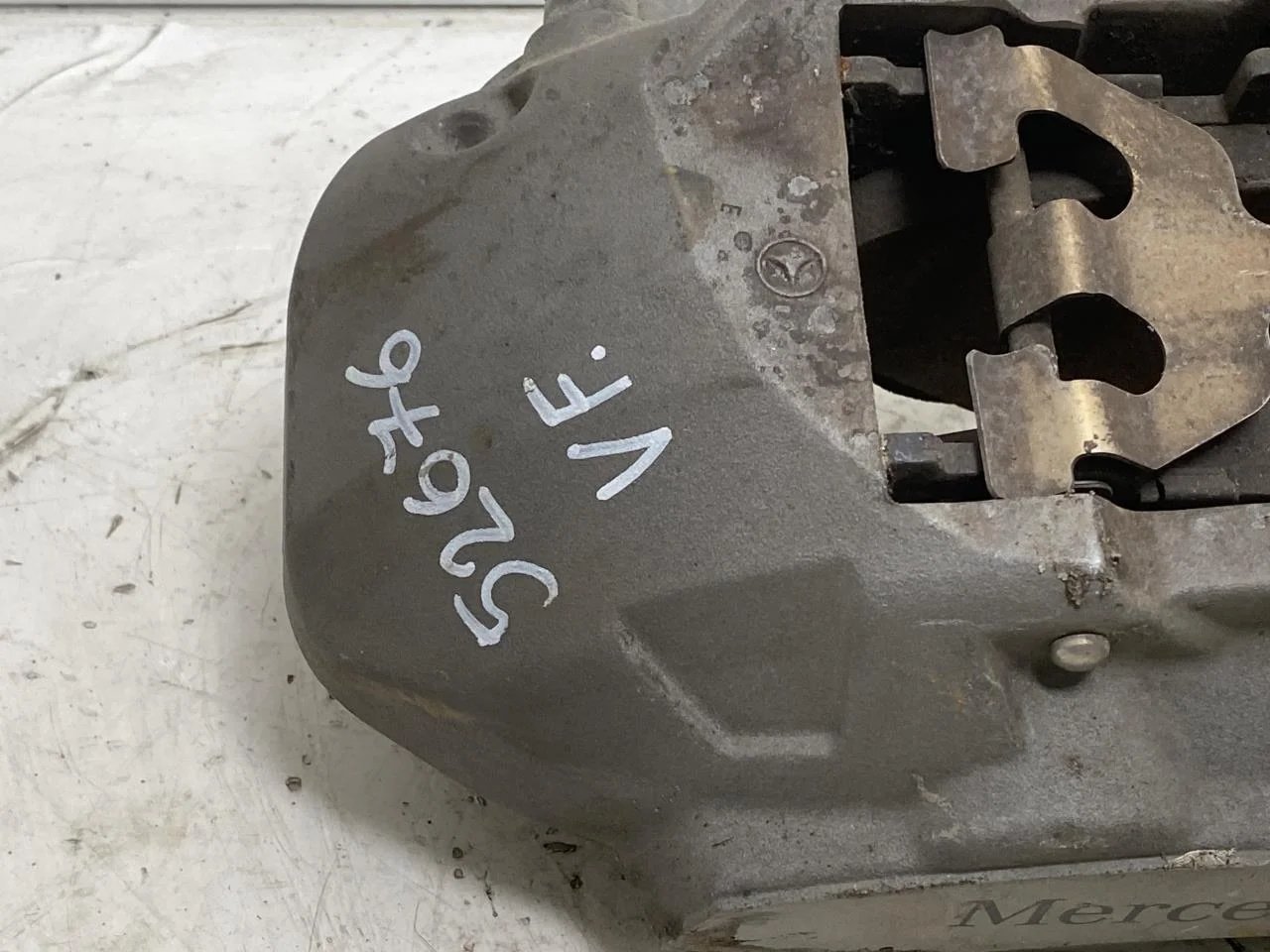 Mercedes EQC 2020- Front left brake caliper view 2