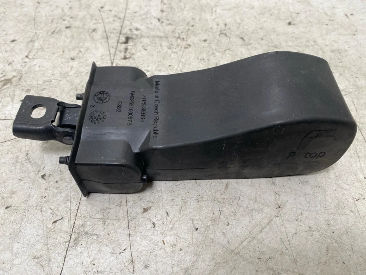 Fisker OCEAN Door hinge