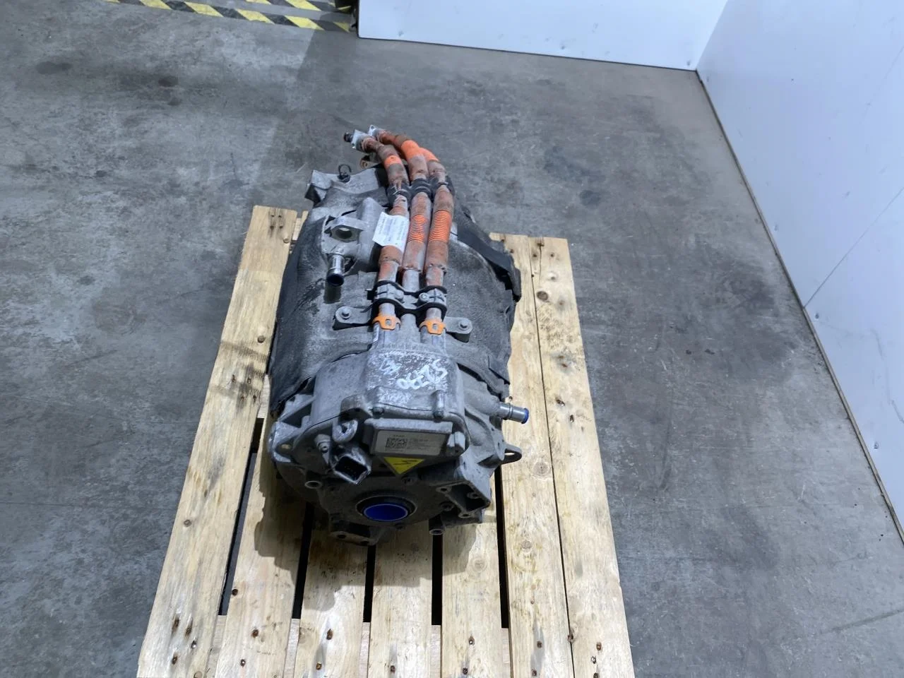 Polestar 2 2020- Rear electric motor view 4