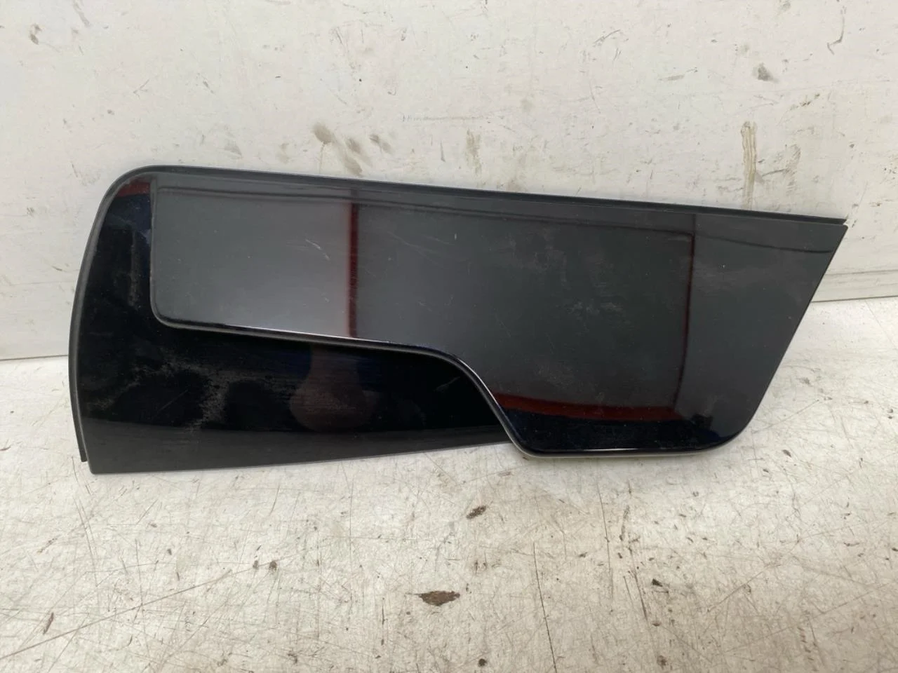 Fisker OCEAN Rear spoiler