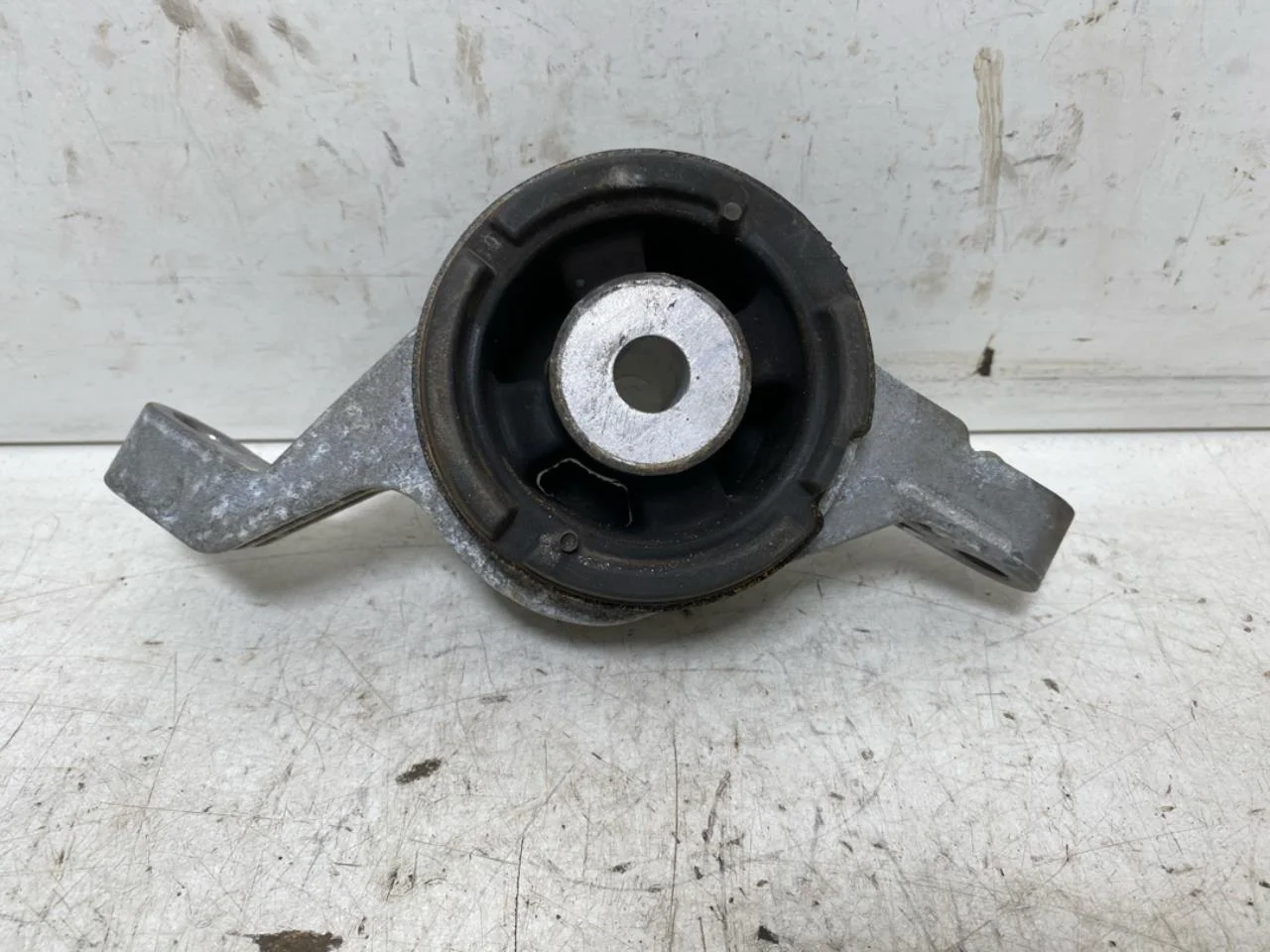 Fisker OCEAN Engine mount, steel / aluminum