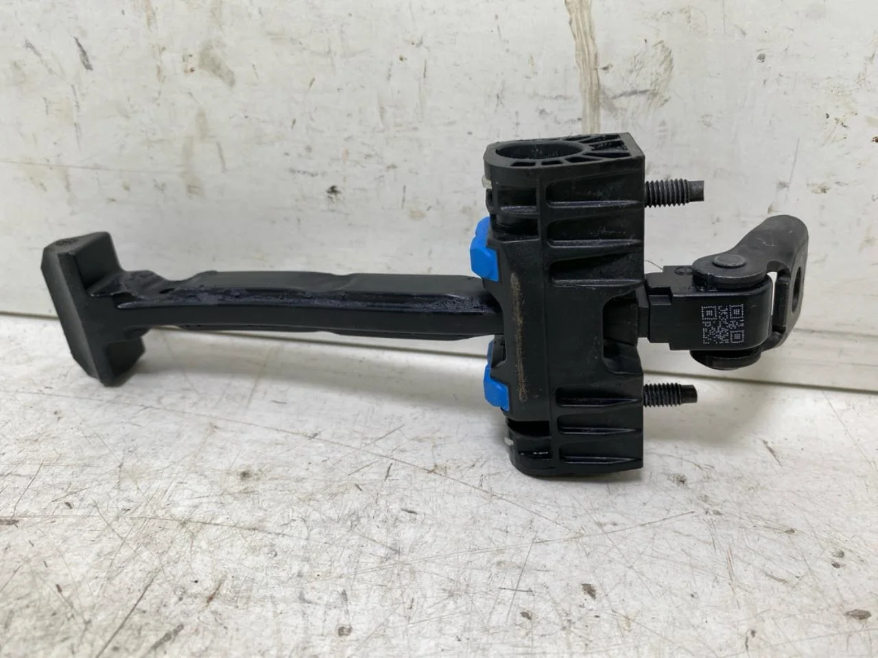Fisker OCEAN Door hinge