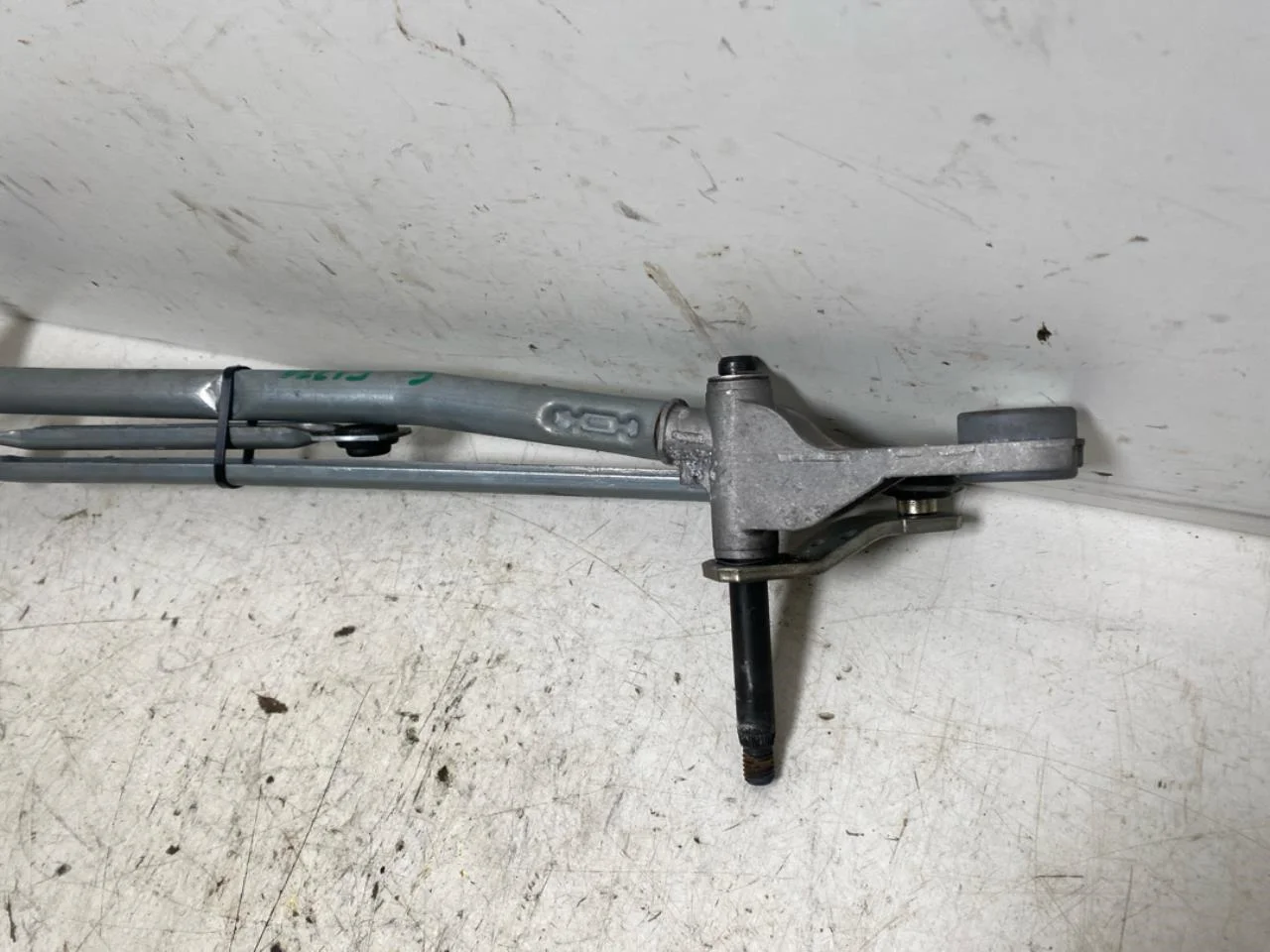 Fisker OCEAN Windshield wiper linkage view 2