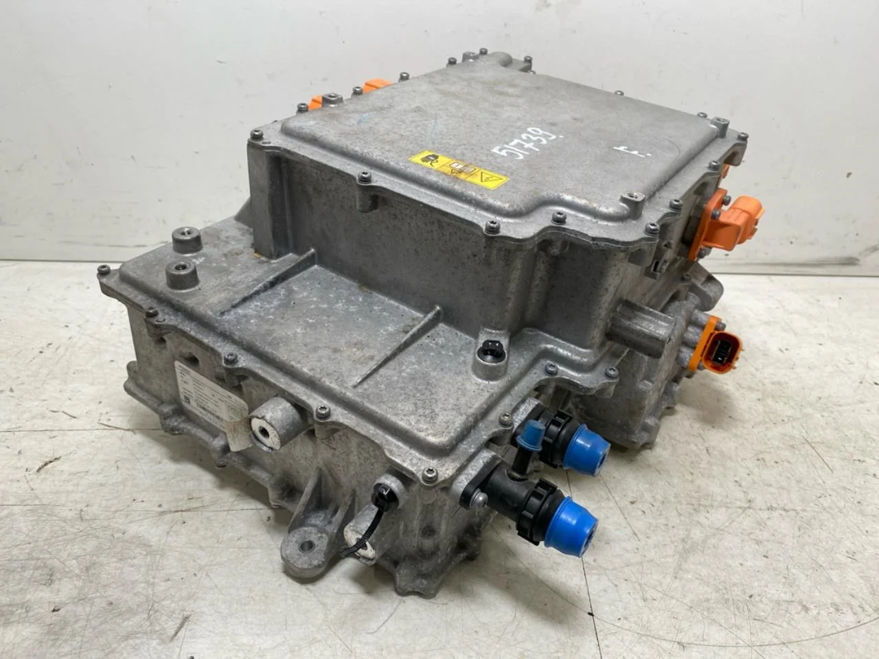 Fisker OCEAN Invertor, 12-220V vedere 3