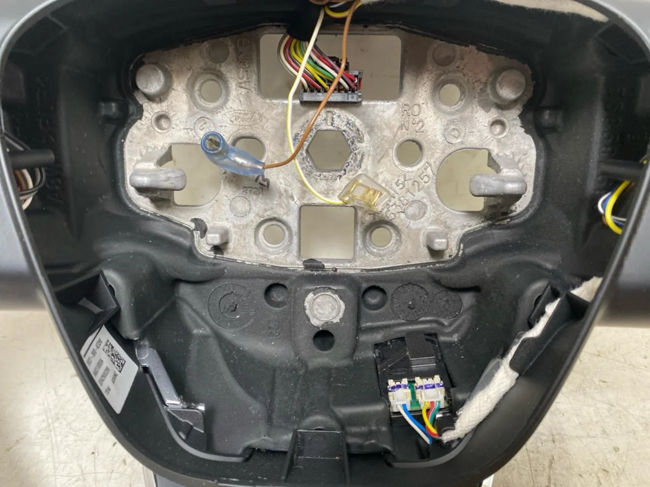 Ford E-TRANSIT 2022- Steering wheel view 2