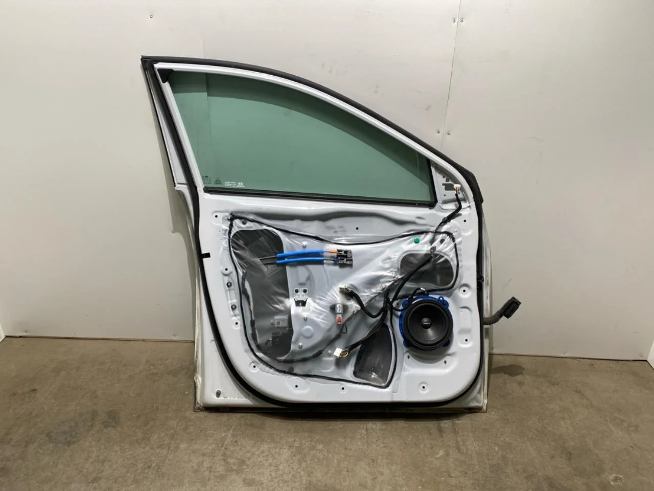 Hyundai KONA / ELECTRIC 2018-23 Ajtó, 4 ajtós, első, bal nézet 3