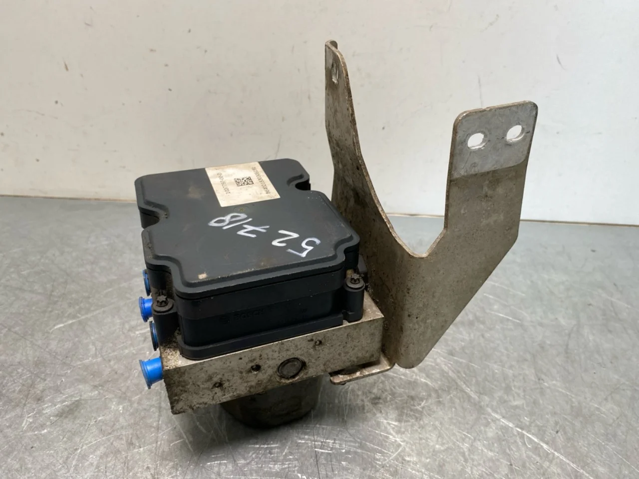 Tesla MODEL X 2016- ABS hydraulic unit view 2