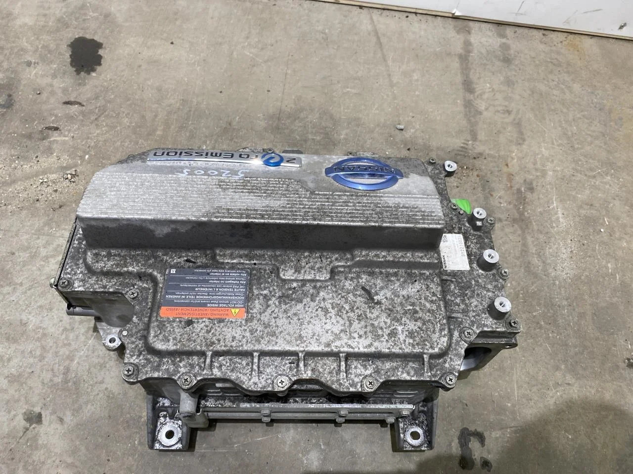 Nissan LEAF 2011-17 Battery charger