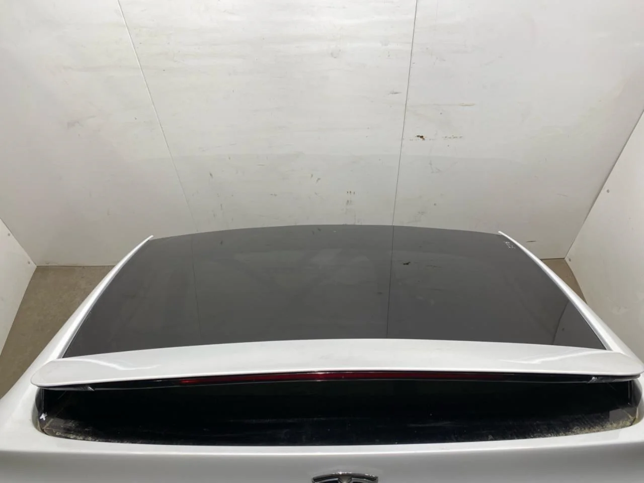 Tesla MODEL X 2016- Tailgate, estate view 4