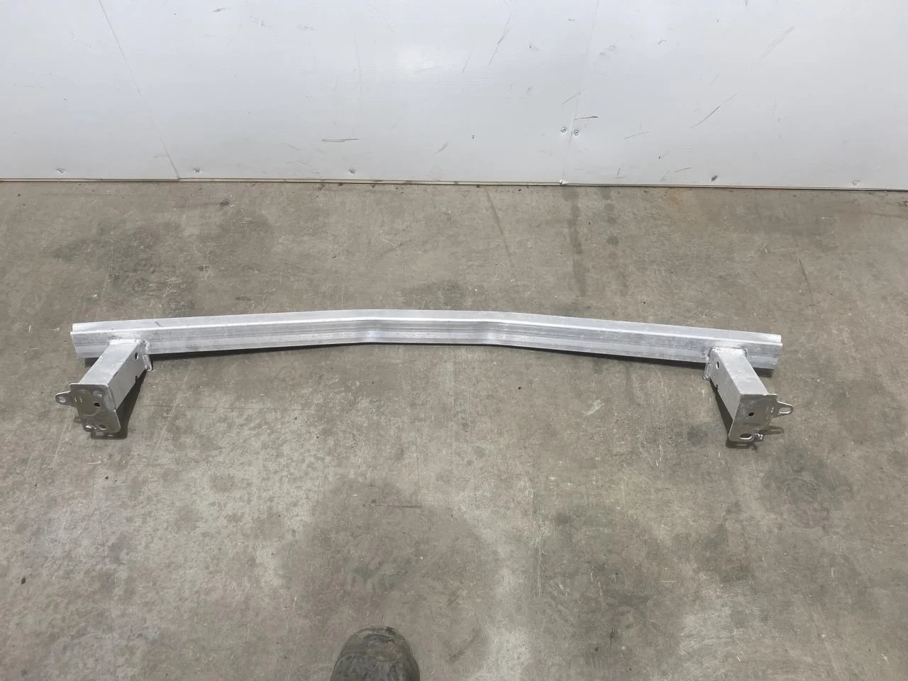 Jeep AVENGER 2023- Bumper reinforcement beam, front view 2