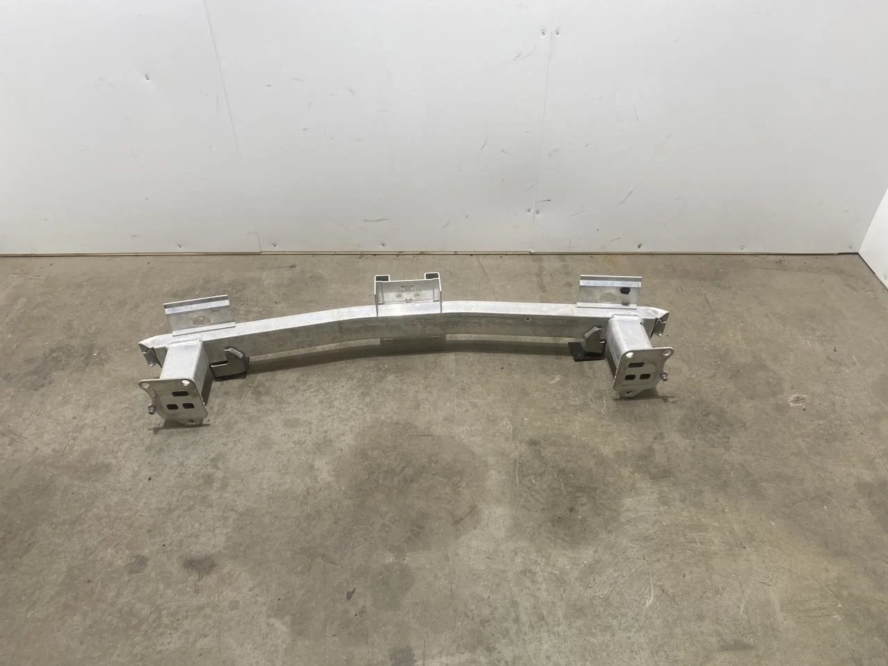 Jeep AVENGER 2023- Bumper reinforcement beam, front view 2