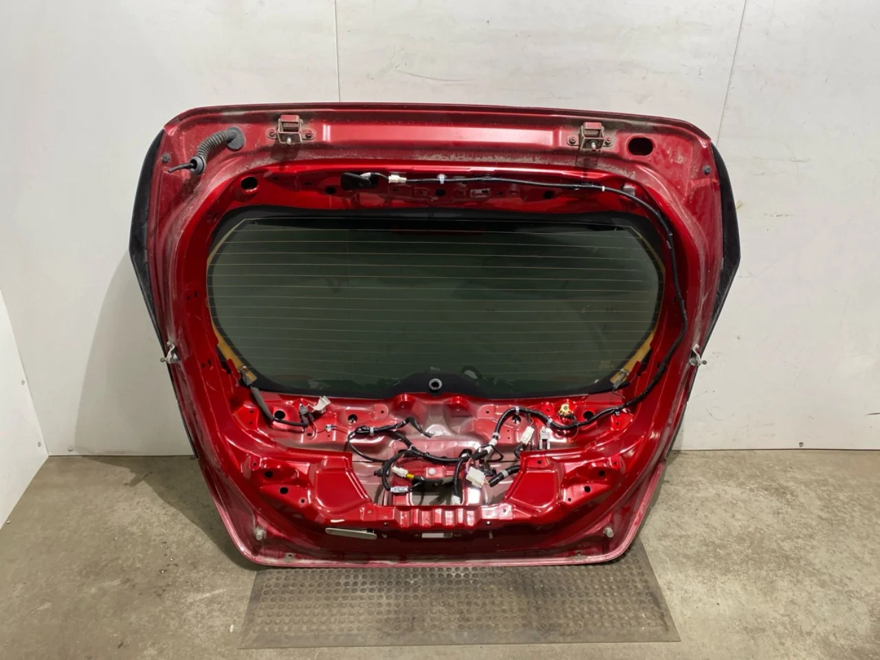 Nissan LEAF 2017-24 Tailgate, estate view 3