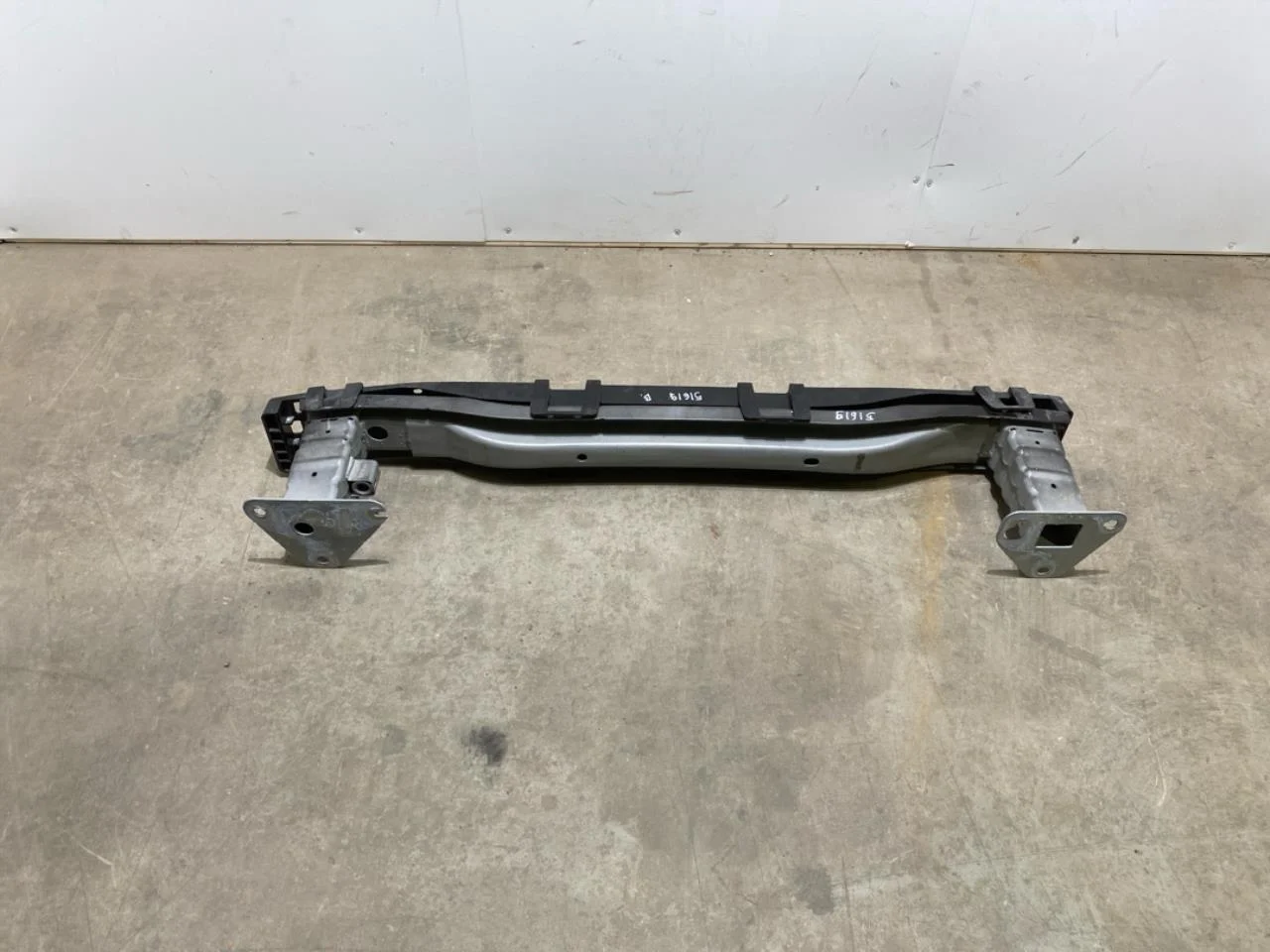 Jeep AVENGER 2023- Bumper reinforcement beam, rear view 2